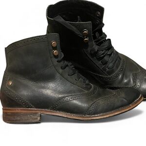 Sebago women’s claremont wingtip leather booties black size 8M